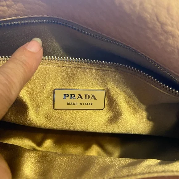 Prada Vitello - EUC - Daino Leather Shoulder Bag - Like New, Pristine! - Picture 13 of 16